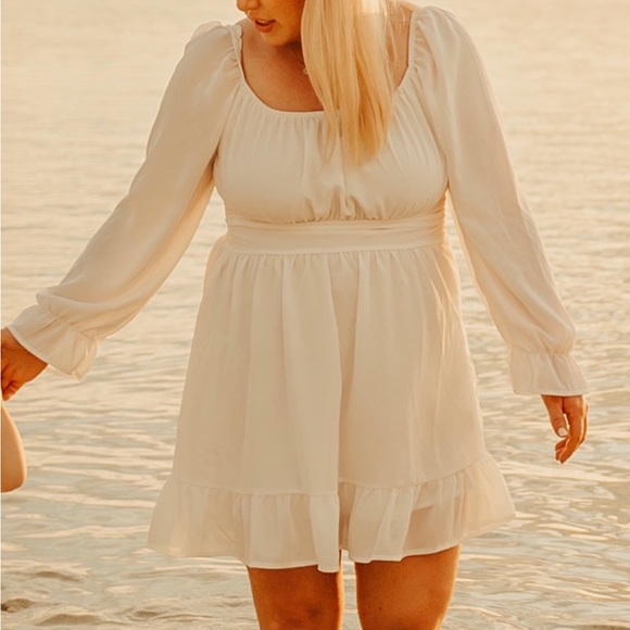 White boho flowy dress size L. Worn 1x for photoshoot - Picture 3 of 4